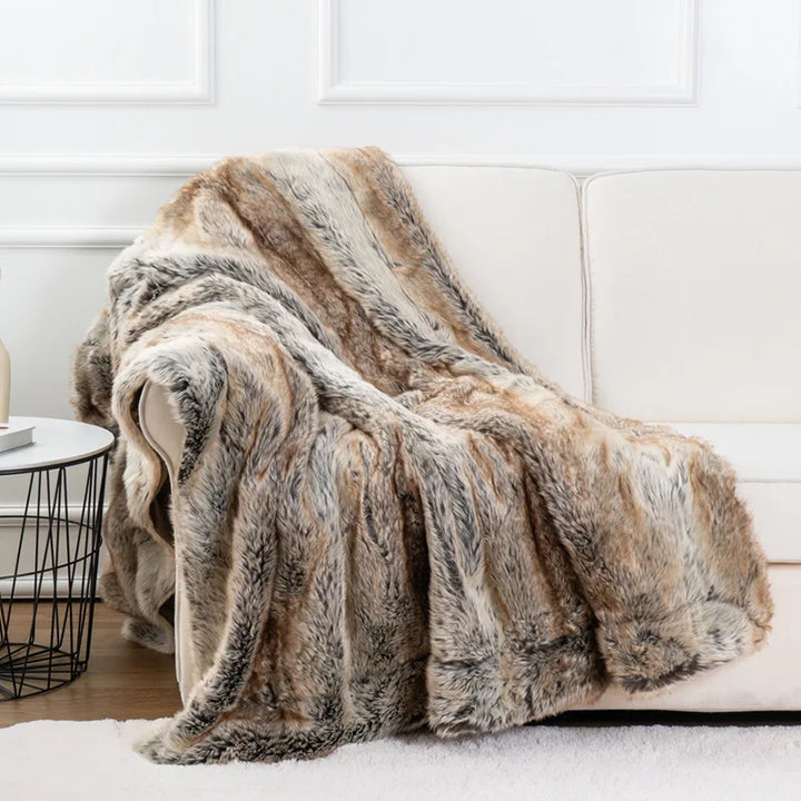 Plaid Luxe en Fausse Fourrure de Vison – Douceur et Élégance